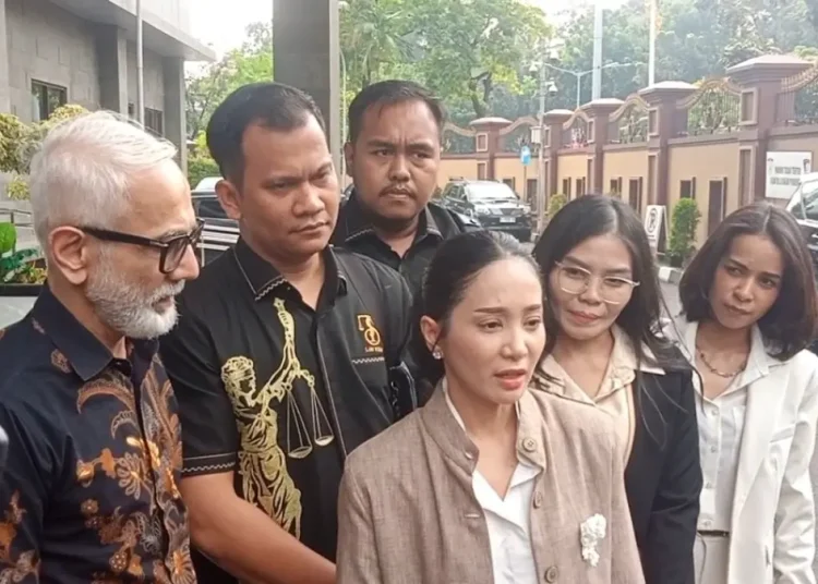 Sukhdev & Bunga: Tertipu Investasi Batu Bara, Ribut Besar