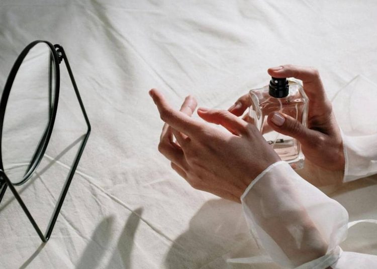 5 Titik Rahasia Parfum Tahan Lama Seharian