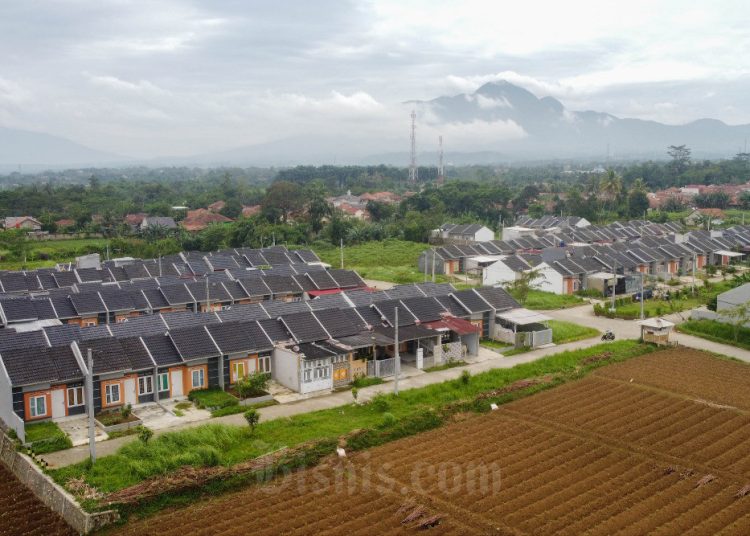 Subsidi Tercekik: Material Lonjak, Rumah Terjebak