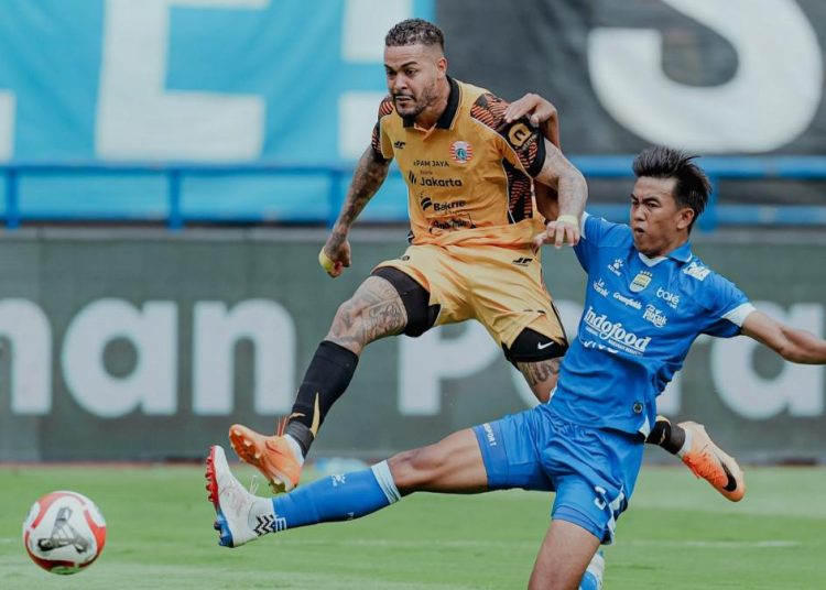 Persib Gagal Total: 3 Pemain Asing Kandas, 1 PHP, dan Jurnalis Asing Ungkap Rahasia