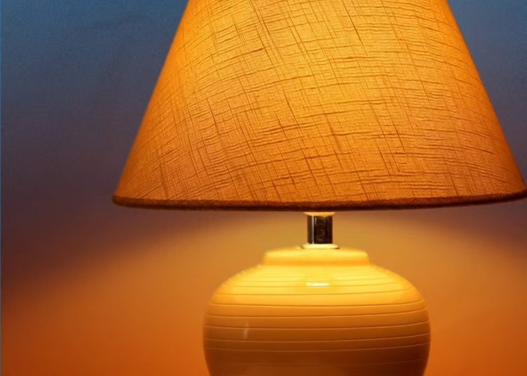 Studi Ungkap Warna Lampu Merah dan Amber Bantu Tidur Lebih Nyenyak