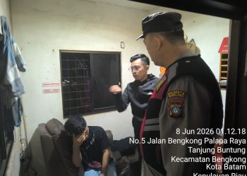 Respons Cepat Panggilan Darurat 110, Polsek Bengkong Evakuasi Terduga Maling dari Amukan Massa
