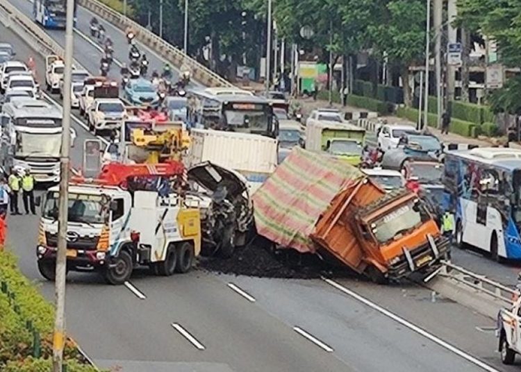 Kecelakaan maut di Sekayam, satu korban tewas setelah motor keluar jalur