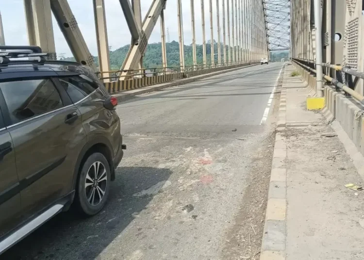 Kerusakan Jembatan Mahulu Mengancam Wilayah Sekitar, Warga Minta Perbaikan Total
