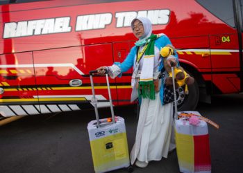 Foto: Haru Kloter Haji Terakhir Tiba di Tanah Air