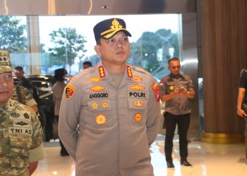 Kapolresta Barelang Dampingi Kapolda Kepri Sambut Menko Polkam di Bandara Hang Nadim