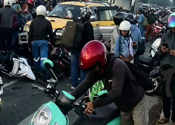 Pagi Mencekam di K Square: 1 Mobil Tabrak 8 Motor, Lalu Lintas Batam Lumpuh Sementara