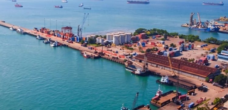 Modernisasi TPK Batu Ampar Pangkas Biaya Logistik Batam-Shanghai hingga 50 Persen