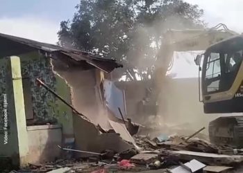 Malam Terakhir Pulang ke Rumah Sendiri, Besok Tinggal Kenangan dan Puing