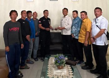 Polres Bintan Kawal Pemulangan 4 Nelayan dari Malaysia Hingga ke Desa Numbing