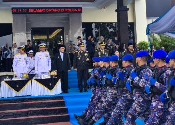 Hari Bhayangkara ke-80, Gubernur Ansar Serahkan Hibah Rp1 Miliar untuk Polda Kepri