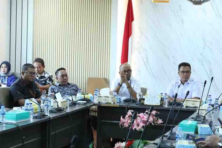 Bahas KUA-PPAS 2027, Banggar DPRD Batam dan TAPD Gelar Rapat Samakan Persepsi Anggaran