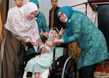 Peringati HKG 2026, Ketua TP-PKK Erlita Amsakar Serahkan 30 Unit Kursi Roda untuk Penyandang Disabilitas