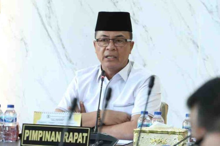 Pimpin Rapat Maraton Banggar, Aweng Kurniawan Targetkan Perda Pertanggungjawaban APBD Batam 2025 Sah Besok