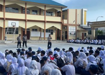 Cegah Bullying dan Narkoba, Satbinmas Polresta Barelang Edukasi Siswa SMKN 4 Batam saat MPLS