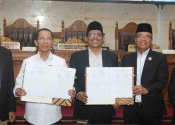 Sah! DPRD Batam Ketok Palu Perda APBD 2025, Banggar Ingatkan ‘Overload’ Belanja Pegawai