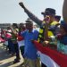 Polri Humanis, Humas Polda Kepri dan Polsek Belakang Padang Salurkan Bantuan Bendera Merah Putih Kepada Warga Sekanak Raya