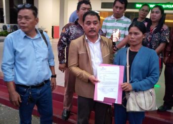 Diduga Korban Malpraktik RS Awal Bros Botania, Dewi Sartika Sitinjak Koma Sementara Ibu Sakit di Kampung