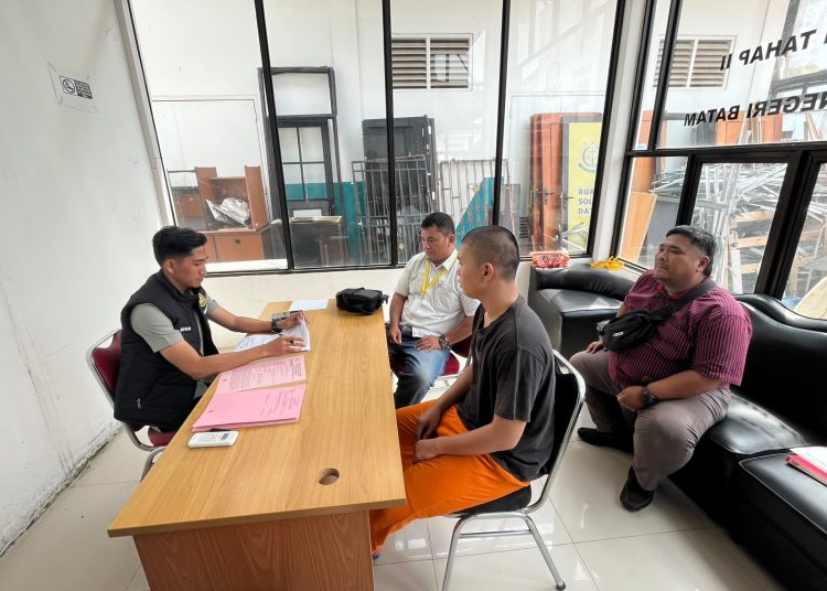 Berkas P-21, Polsek Bengkong Serahkan Tersangka ke Kejari Batam