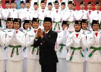 Walikota Amsakar Kukuhkan 50 Paskibraka Batam 2026, Tekankan Nilai Pancasila dan Kedisiplinan