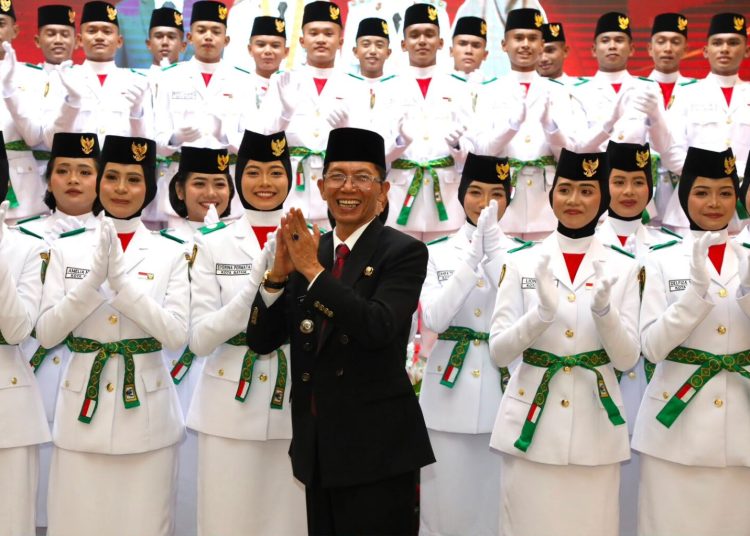 Walikota Amsakar Kukuhkan 50 Paskibraka Batam 2026, Tekankan Nilai Pancasila dan Kedisiplinan