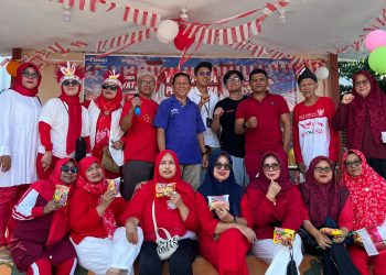 Ramai dan Riang, Warga Bandar Sri Mas Rayakan 17-an Bareng Yamaha Pakai Baju Adat