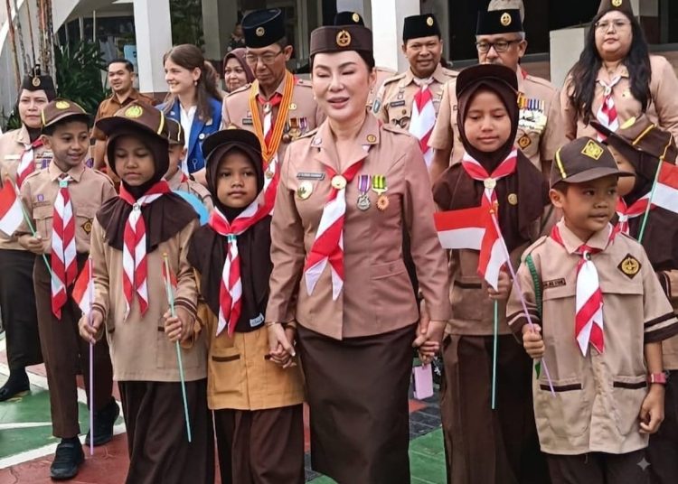Pramuka Siaga SDN 011 Bengkong Curi Perhatian Dampingi Forkopimda di HUT Pramuka Batam