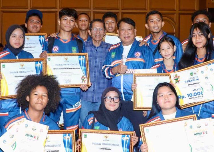 Pemko Batam Beri Bonus Rp823 Juta untuk Atlet Popda X Kepri
