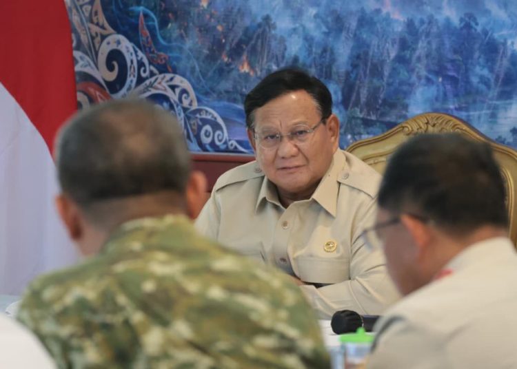 Presiden Prabowo Tambah 4 Helikopter Water Bombing untuk Padamkan Karhutla Kalteng