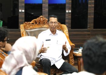 Dialog dengan Mahasiswa, Amsakar Paparkan Progres Pasar Jodoh hingga Kuota 20 Persen Pekerja Lokal