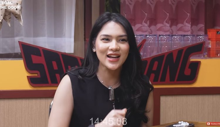 Davina Karamoy dan Ibunya Masih Menanti Kepastian Keberangkatan Haji dari Dana DP ke Hanania Travel