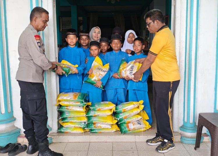 Wujud Kepedulian Sosial, Ditbinmas Polda Kepri Salurkan Bantuan Beras ke Panti Asuhan Miftahul Ulum