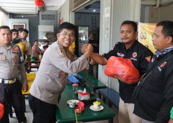 Perkuat Sinergi Transportasi Daring, Polsek Bengkong Salurkan Sembako Bantuan Kapolresta ke Komunitas Komando