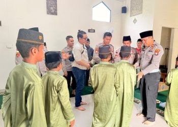 Bentuk Karakter Humanis, Polsek Nongsa Gelar Binrohtal dan Santuni Anak Yatim