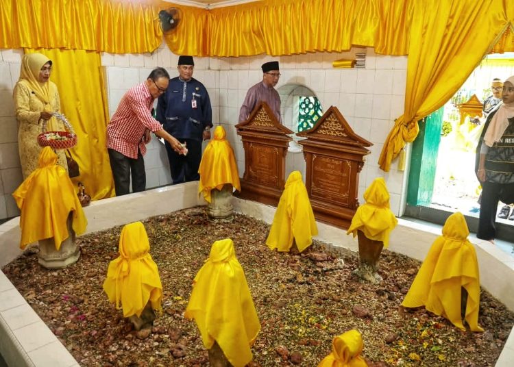 Jelang Groundbreaking Museum Bahasa, Gubernur Ansar Ziarahi Makam Raja Ali Haji di Penyengat