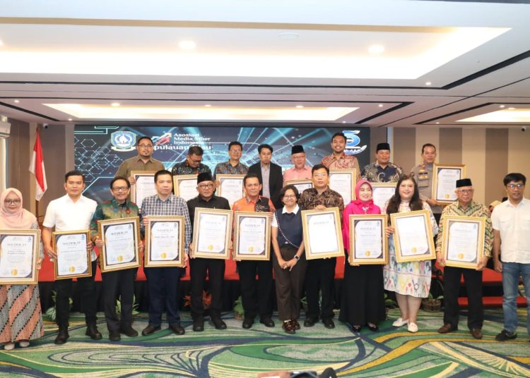 Dukung Pers Profesional, Polda Kepri Raih Penghargaan Khusus pada HUT ke-5 AMSI Kepri