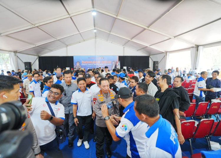 Hadiri Konsolidasi Akbar FSPMI di Bekasi, Kapolri Listyo Sigit Tegaskan Jaminan Keamanan Investasi dan Berantas Pungli