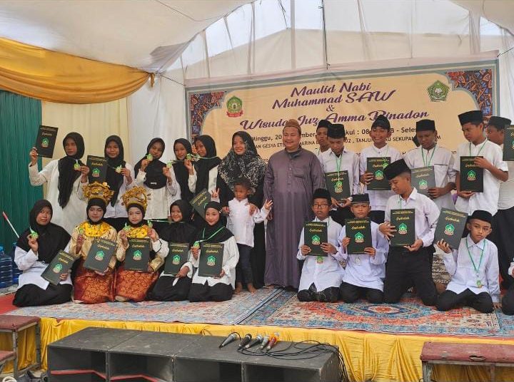Apresiasi Kelulusan 23 Santri, Polsek Sekupang Pengawasan Maulid Nabi dan Wisuda Juz Amma di Yayasan Hidayatul Mubtadi’in