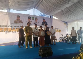 Hadiri Pembagian 1.000 Paket Beras di Sekupang, Kapolresta Barelang Tegaskan Dukungan Ketahanan Pangan