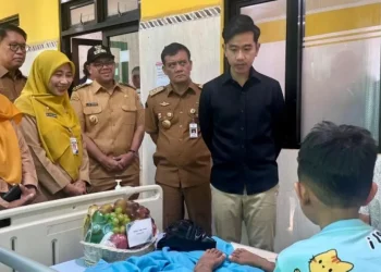 Gibran Temui Korban Dugaan Keracunan MBG di Batang, Soroti Investigasi dan Respons Publik
