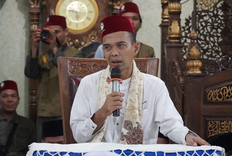 Pernyataan UAS Soal Dua Ijazah dan Pengalaman Diremehkan Viral di Media Sosial