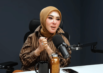 Syahrini Ungkap Alasan Selalu Minta Restu Reino Barack Sebelum Muncul di Podcast