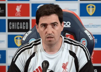 Liverpool Tumbang di Anfield, Keputusan Kartu Merah Gravenberch Dipersoalkan