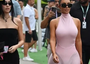 Kim Kardashian dan Martin Brundle Berbaikan di Grid F1 Singapura