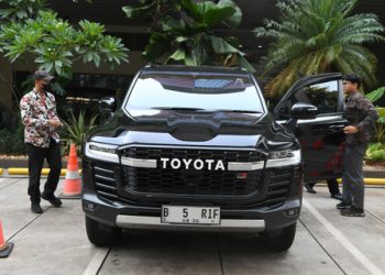 KPK Amankan Toyota Land Cruiser Milik Arief Sugianto dalam Kasus Korupsi ATR/BPN