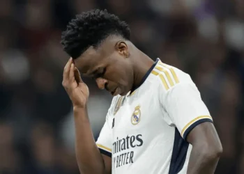Vinicius Kesal Saat Diganti, Mourinho Tetap Pahami Reaksinya di Laga AS Roma vs Real Madrid