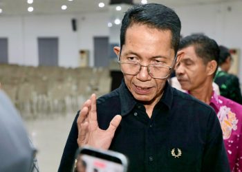 Gandeng Swasta Kelola Sampah Batu Aji-Sekupang, Amsakar-Li Claudia Salurkan Insentif RT/RW di UNRIKA