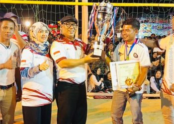 Tutup Turnamen Voli Merawang Cup III, Wagub Nyanyang Komitmen Dorong Renovasi Lapangan Tuah Perkasa Lingga