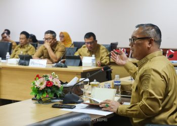 Urai Hambatan Lahan dan Listrik, Wagub Nyanyang Pimpin Rapat Penyelarasan Infrastruktur Pusat di Kepri