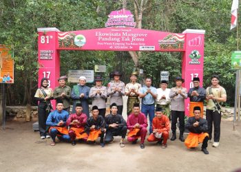 Terapkan Green Policing, Kapolda Kepri Tanam 1.000 Mangrove di Pantai Bale Bale Nongsa